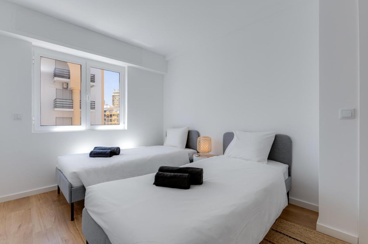 Apartamento T2 Rosa Dos Ventos, A/C & Terrace - Casas & Papeis Armação de Pêra Exterior foto